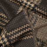 Mixed wool combed tiles and brown chicken