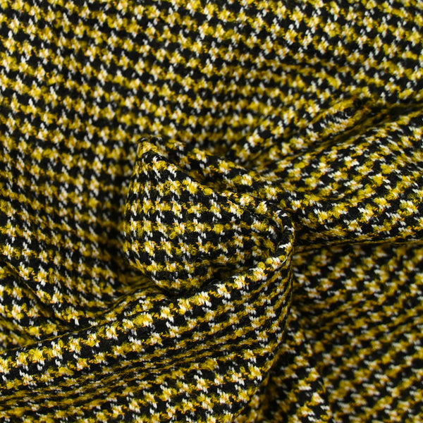 Ocher and black mixed wool