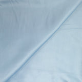 Satin polyester fin gris bleuté