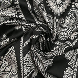 Satin polyester imprimé bandana grège fond noir
