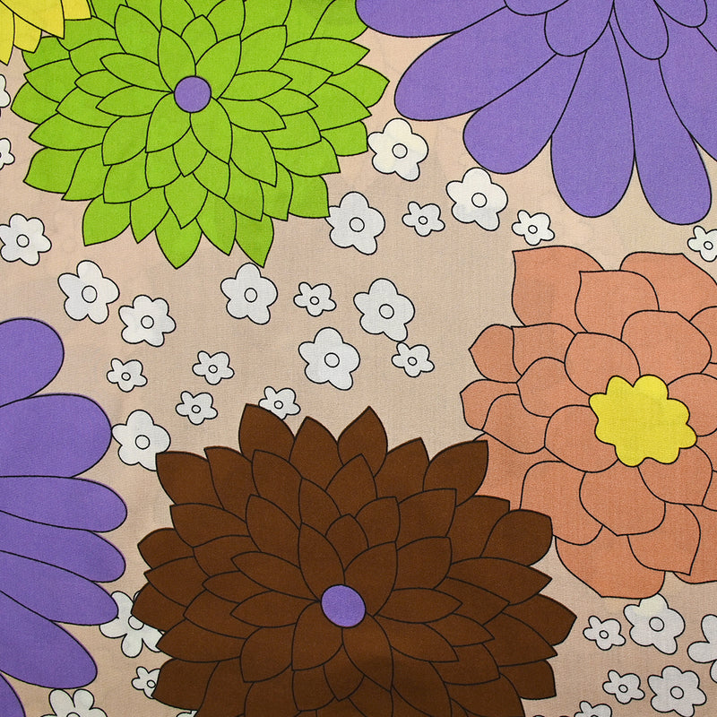 Armonía viscosa impresa de flores Beige Background