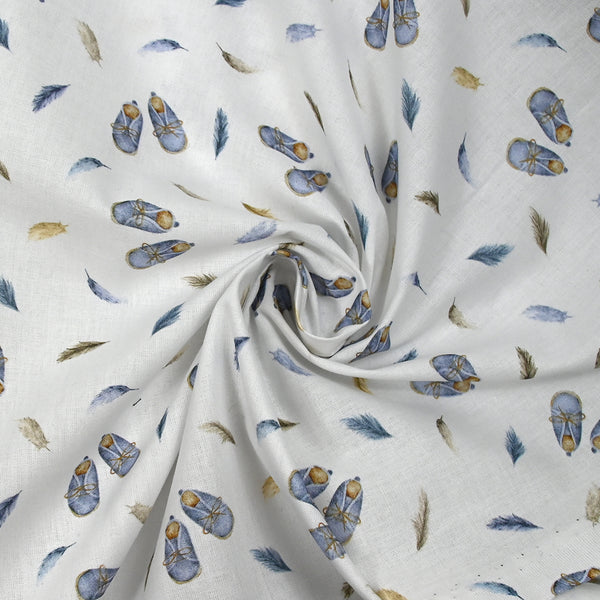 Coton imprimé plumes et souliers fond blanc