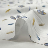 Coton imprimé plumes et souliers fond blanc