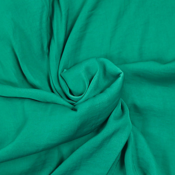Crêpe satiné de polyester vert
