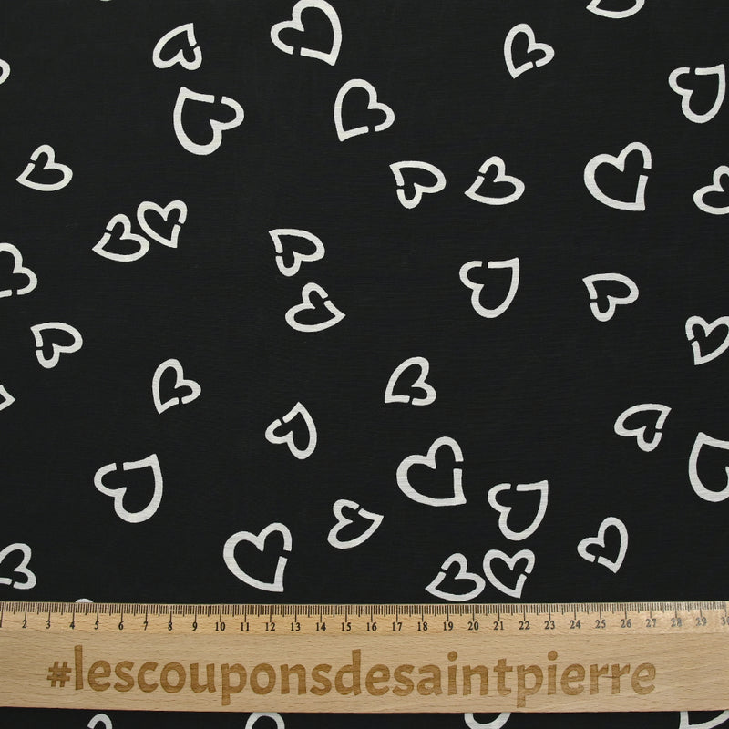 Viscose légère imprimée cœurs fond noir