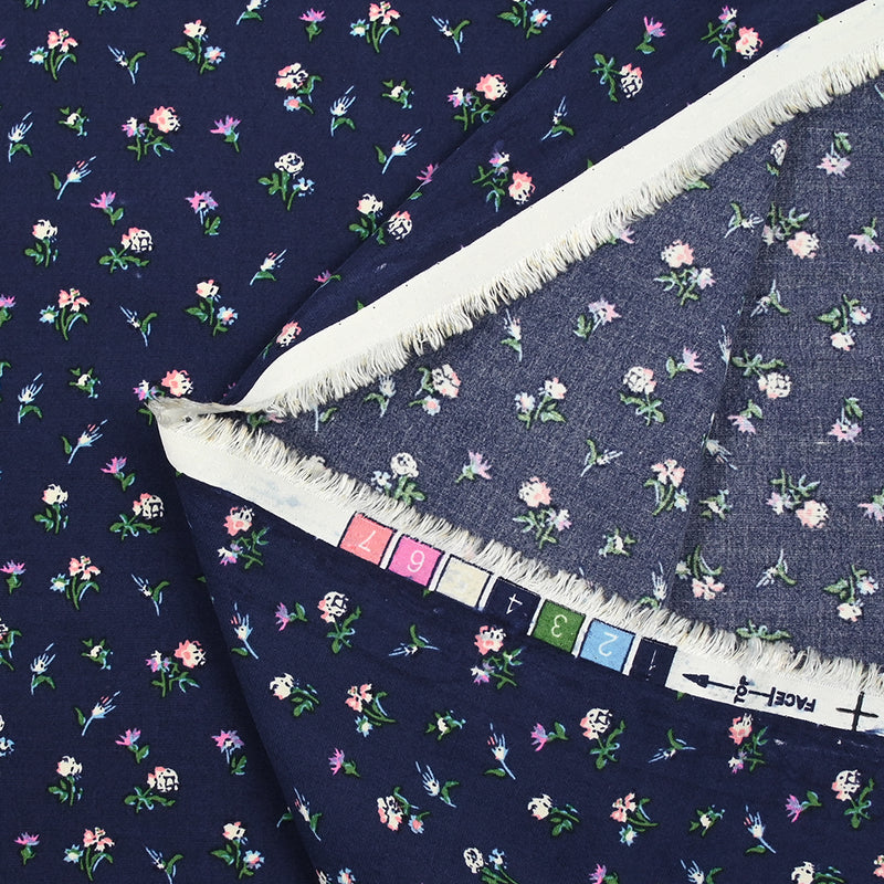 Viscose imprimée les fleurs volent fond marine