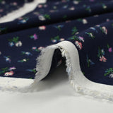 Viscose imprimée les fleurs volent fond marine