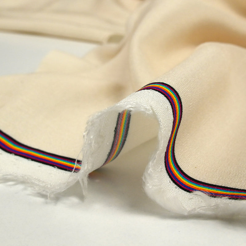Viscose tissée imprimée perroquets fond écru