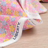 Coton liberty ® 150th Sadie Rose, bleu, jaune et rose au mètre