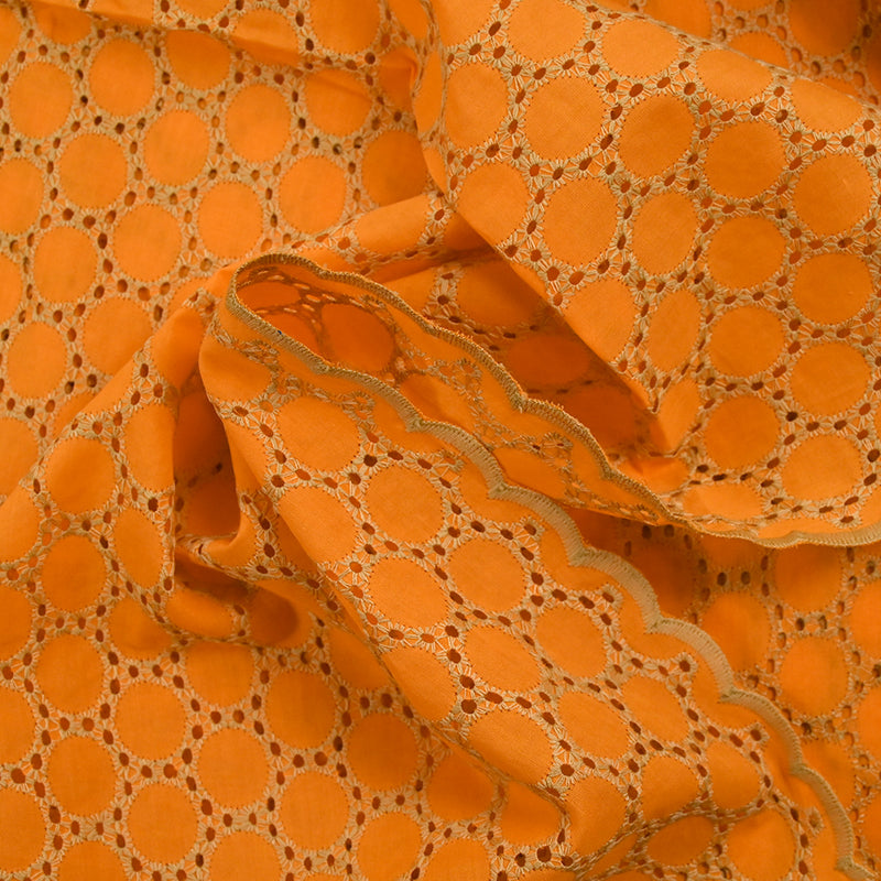 Broderie anglaise festonnée beige Aurélia fond orange