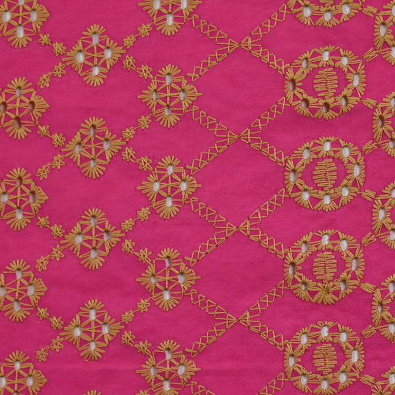 Broderie anglaise festonnée beige Clémence fond fuchsia