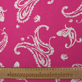Viscose imprimée cachemire dans le vent fond fuchsia