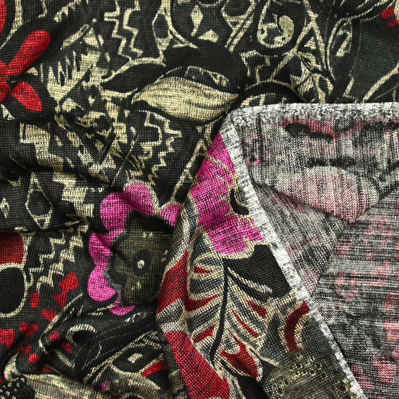 Maille polyester fleur rose et rouge fond noir