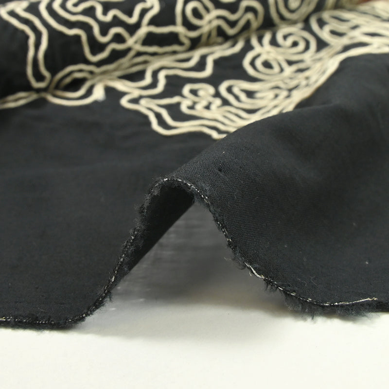 Voile de coton brodé dégradé noir, blanc et pêche