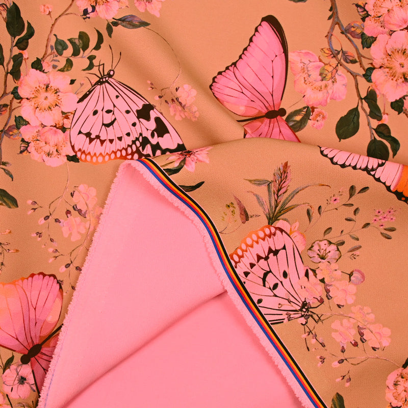Arena de mariposa rosa estampada de crepé pesada
