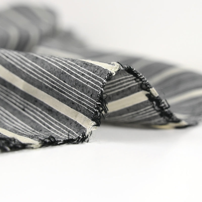Polyviscose tissé teint rayure écru et noir