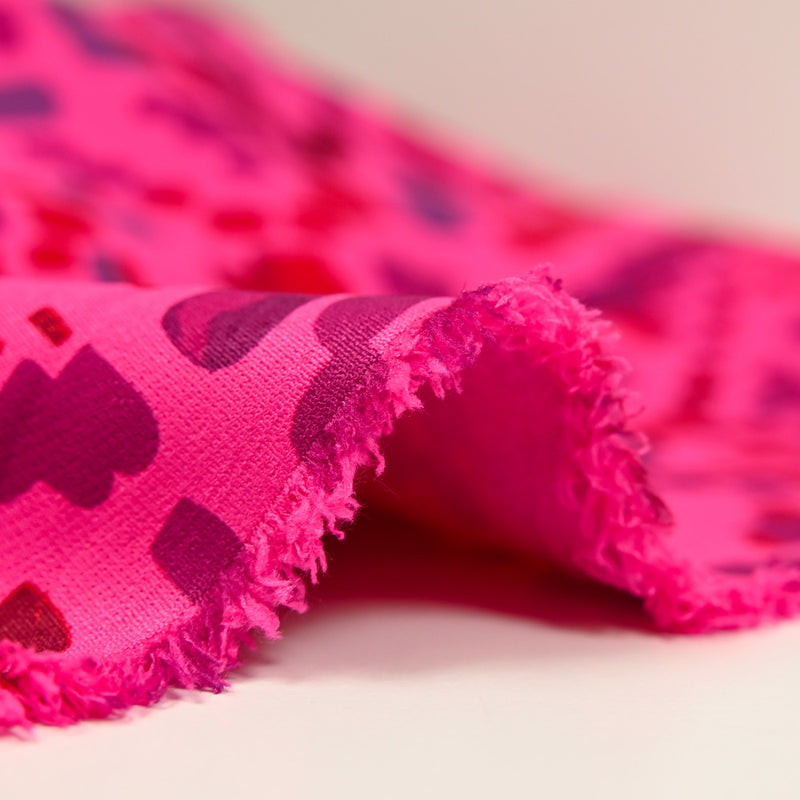 Heavy crêpe print pixel fuchsia background