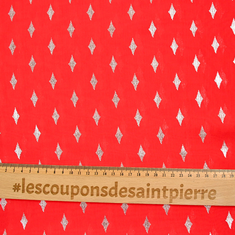 Mousseline imprimée losange argent fond rouge