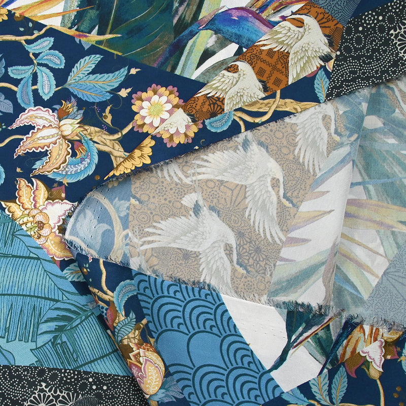 Satin polyester imprimé rêve botanique bleu et camel