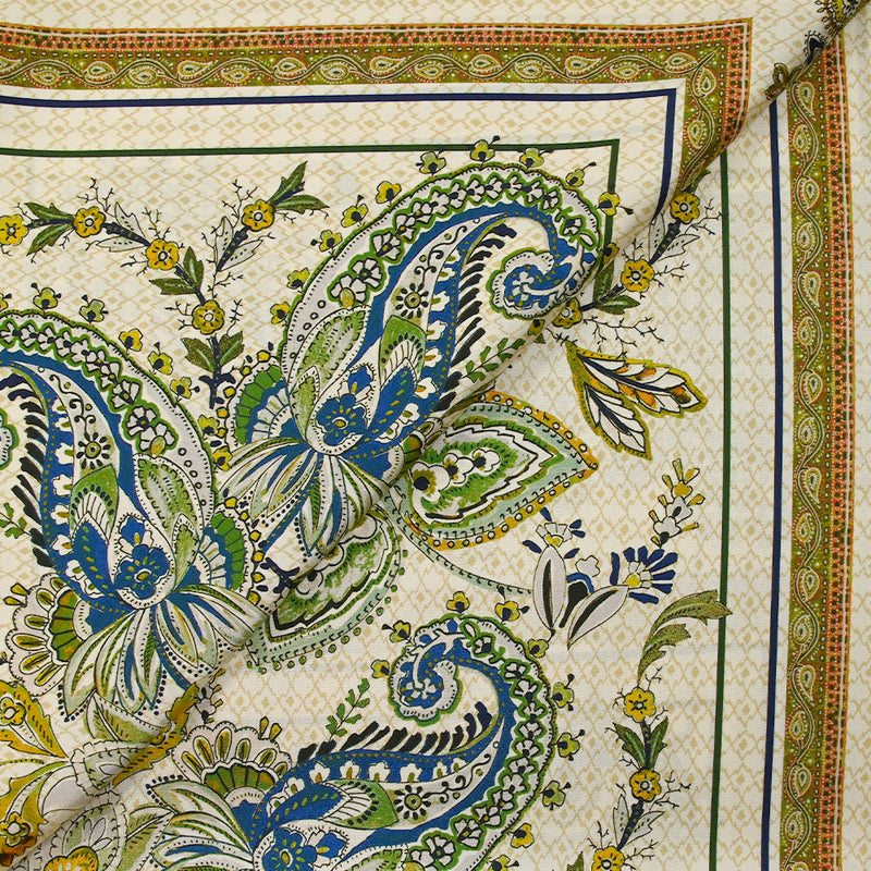 Twill de polyester imprimé cachemire nature fond écru et kaki