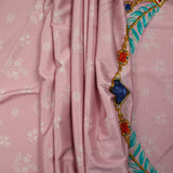 Maille de viscose satinée imprimée fleurs et bijoux fond rose clair