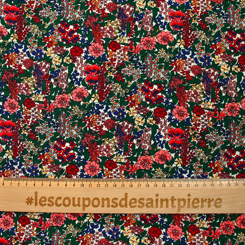 Polyester imprimé tempête de fleurs rouge fond blanc