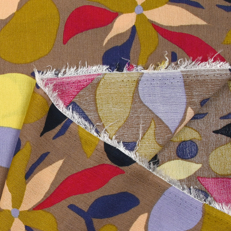 Crépon de viscose imprimé palette florale fond marron