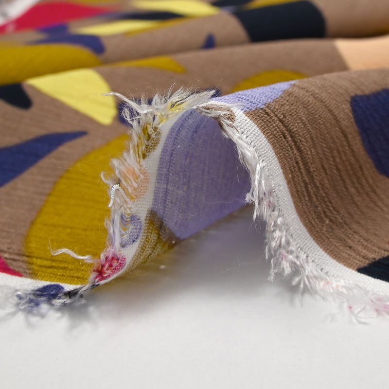 Crépon de viscose imprimé palette florale fond marron