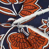 Algodón indio estampado con entrelazado de flores azul marino ladrillo