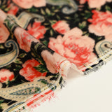 Velours de polyester Lurex imprimé rose et cachemire fond noir