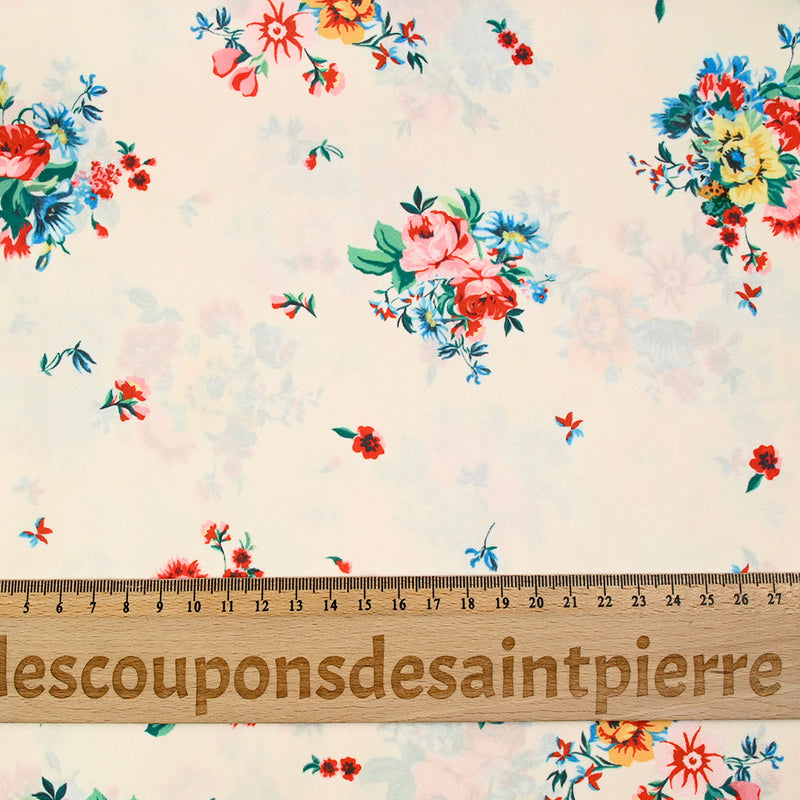Satin polyester fin imprimé bouquet de roses fond écru