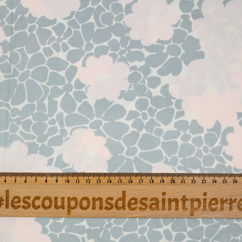 Sergé de viscose imprimé fleurs pastel rose et verte