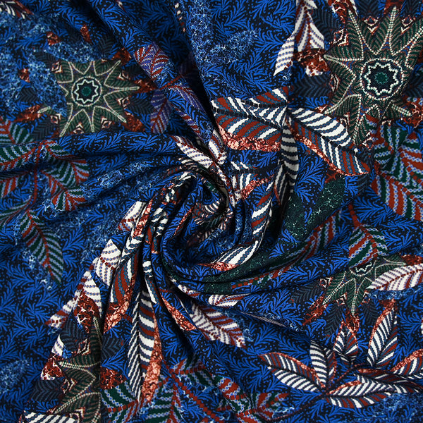 Viscose imprimée collage feuille vert et marron fond bleu roi