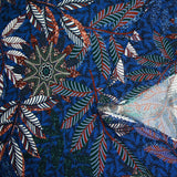 Viscose imprimée collage feuille vert et marron fond bleu roi
