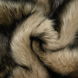 Fausse fourrure Martha poil long noir fond beige