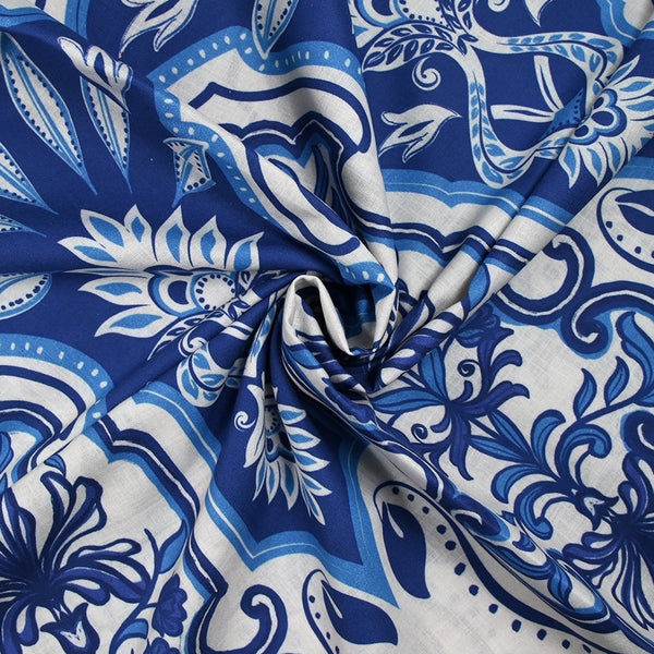 Coton imprimé ambiance azulejos bleu fond blanc