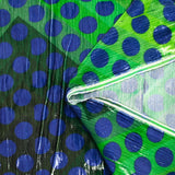 Velours de polyester Lurex imprimé grand pois bleu fond vert