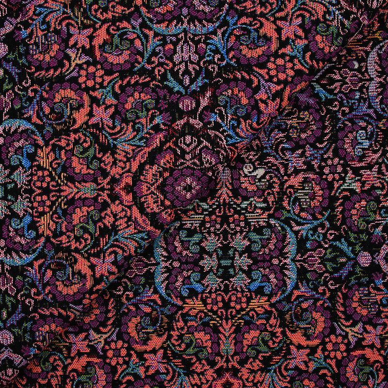 Jacquard polycoton baroque violet et corail fond noir