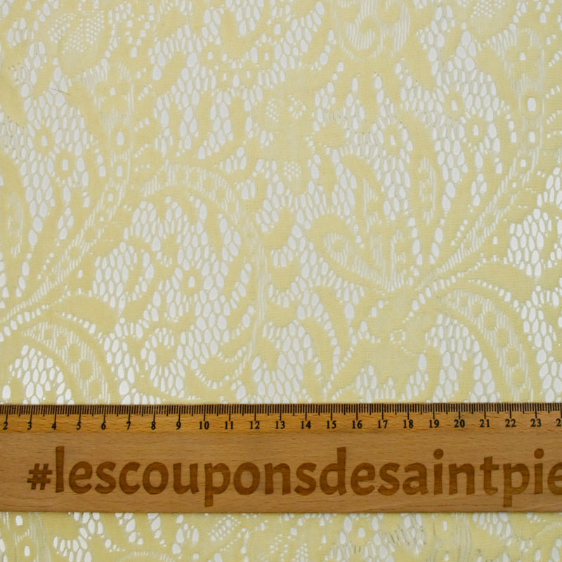 Dentelle polyester florale jaune beurre