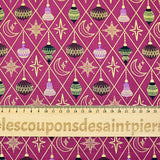 Popelina de algodón estampada con diamantes dorados, lunas y estrellas sobre fondo morado