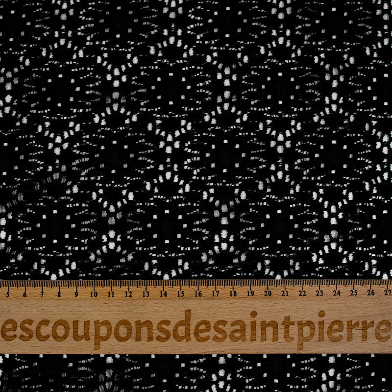 Guipure motif marguerite fond noir