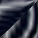 Popeline de coton imprimée rayure blanche fond bleu marine