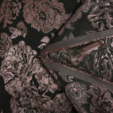 Brocart lamé rose et doré bouquet de roses fond noir