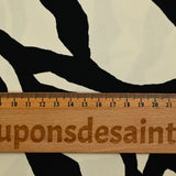 Sarga de viscosa con estampado de cebra negro, fondo marfil