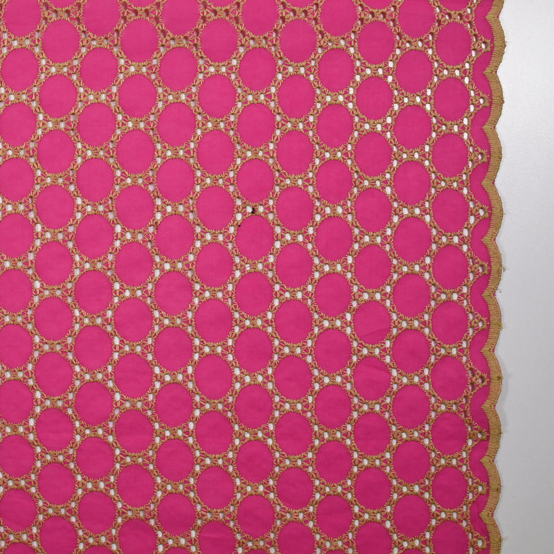Broderie anglaise festonnée beige Aurélia fond fuchsia