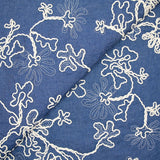 Chambray de coton brodée fond denim