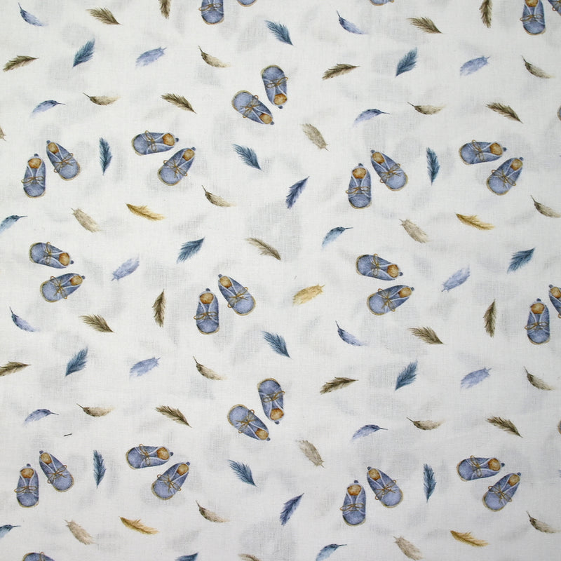 Coton imprimé plumes et souliers fond blanc