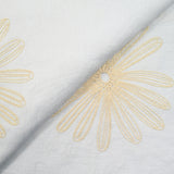Crêpe viscose brodé marguerite fond blanc