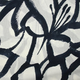 Crépon viscose imprimé peinture de fleurs marine fond blanc