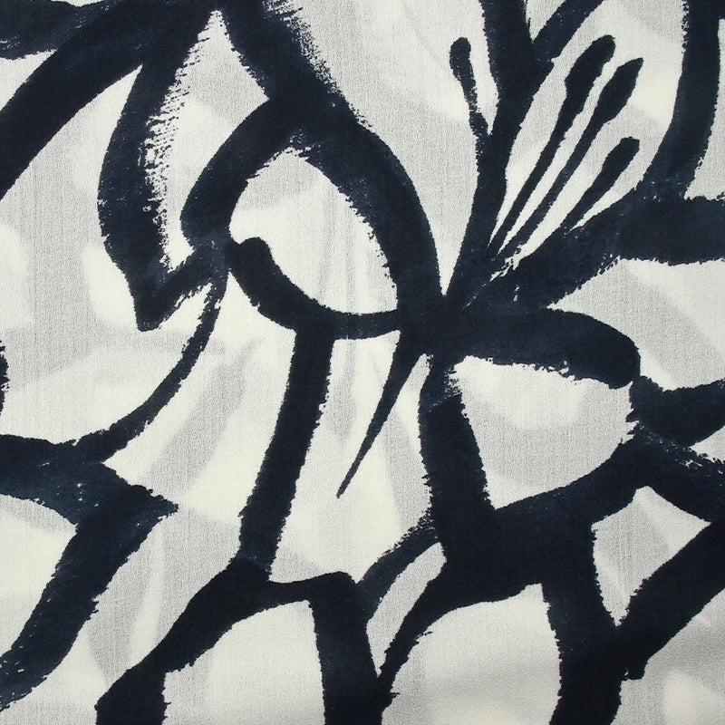 Crépon viscose imprimé peinture de fleurs marine fond blanc